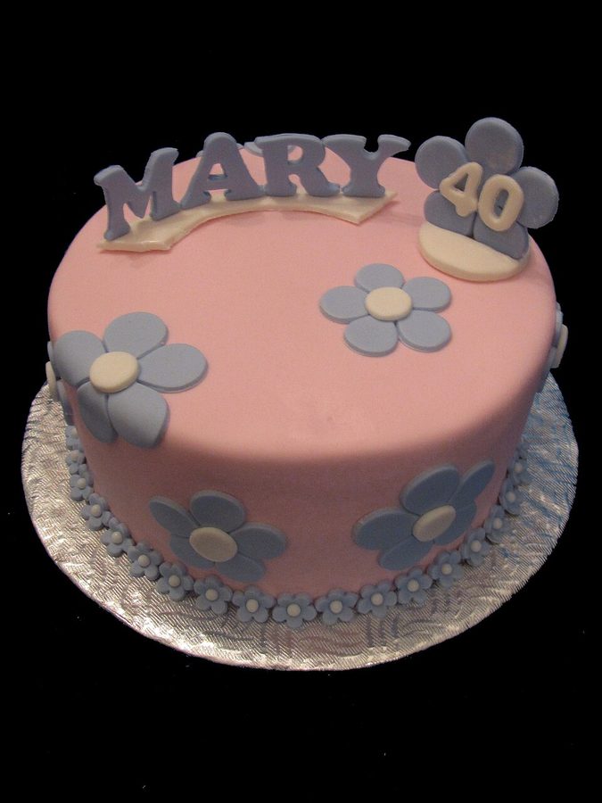 Torta personalizada decorada con fondant